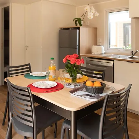 مكان تخييم Camping L'oasis Et California 4*