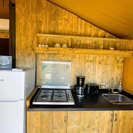 Camping L'oasis Et California مكان تخييم Le Barcarès