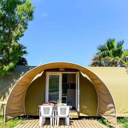 Camping L'oasis Et California مكان تخييم Le Barcarès